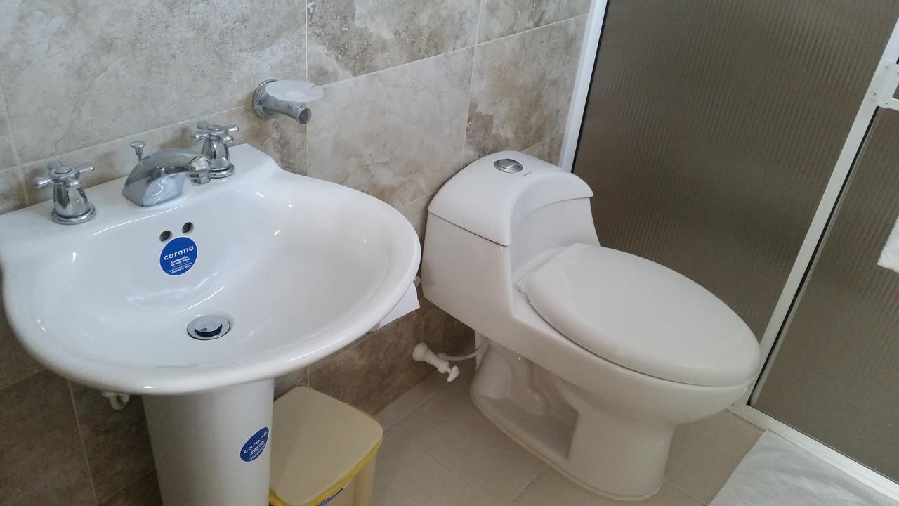 Hostal Marlyn San Andrés エクステリア 写真